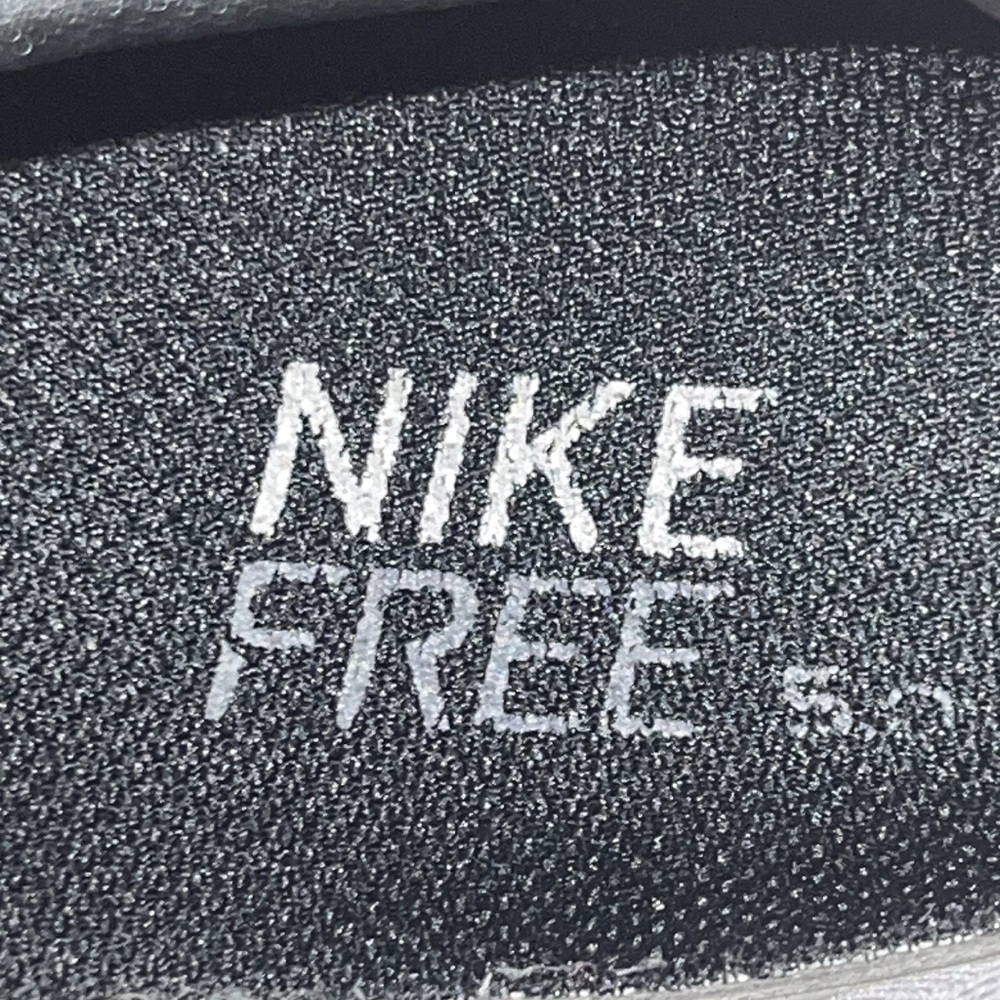 Nike Free Ladies Size 7-1/2 Black & White Running Shoes Pre Owned - Picture 2 of 14